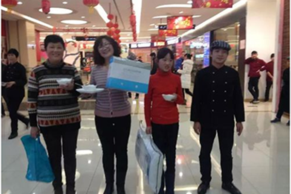 元宵節最熱鬧的地方在哪里，就在洛茲廣場三樓美食城